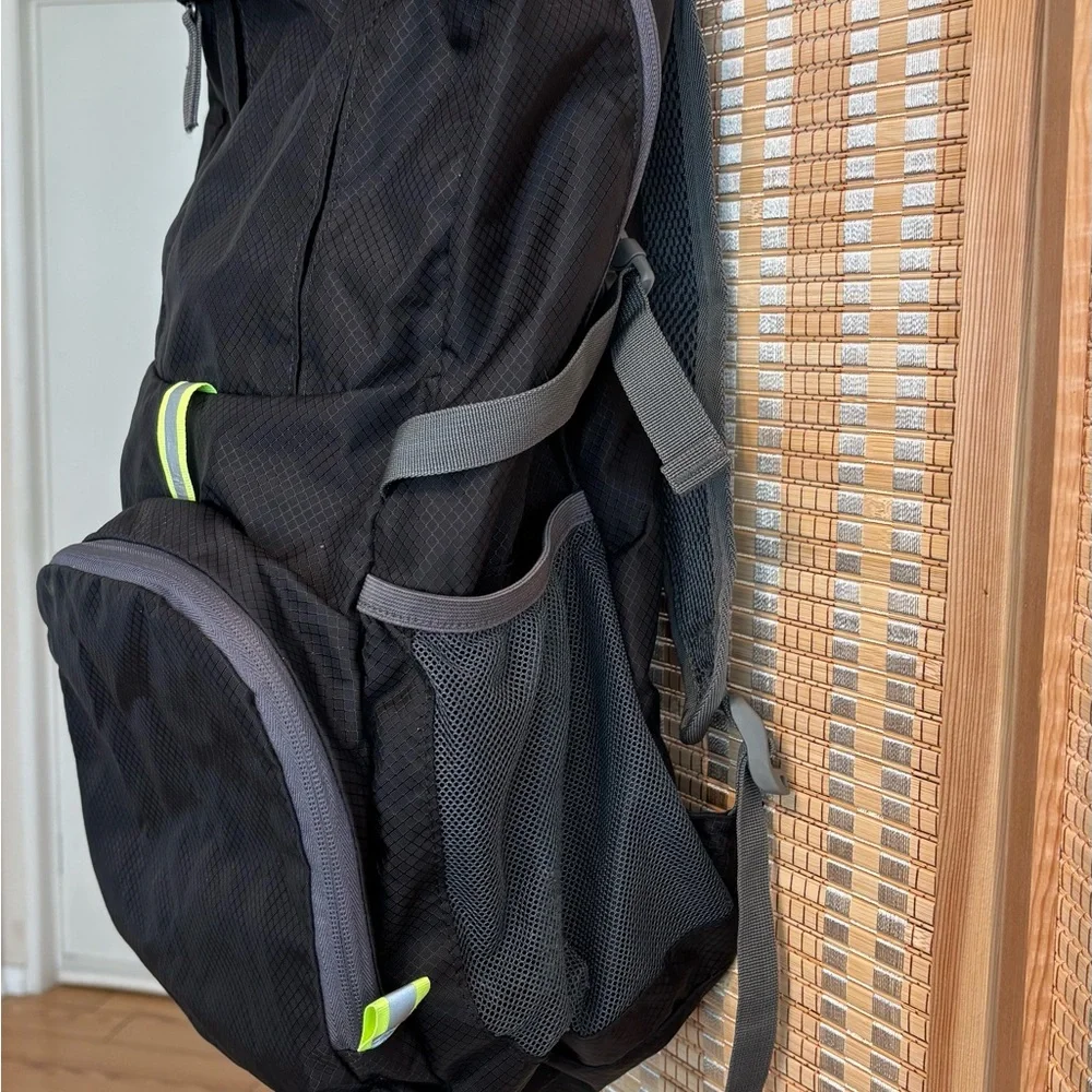 Dewin 35L foldable lightweight nylon backpack bag travel